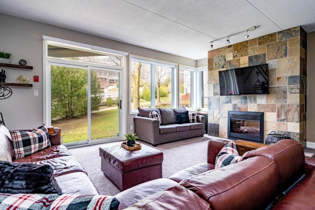 Posezení v ubytování Easy Rider Chalet Steps to Lift & Blue Village