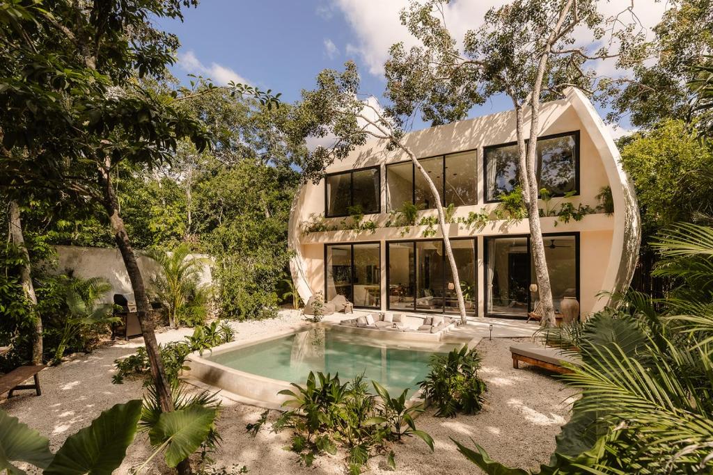 Swimmingpoolen hos eller tæt på Casa Náay Tulum - Jungle Luxury Villa Heated Pool & Firepit