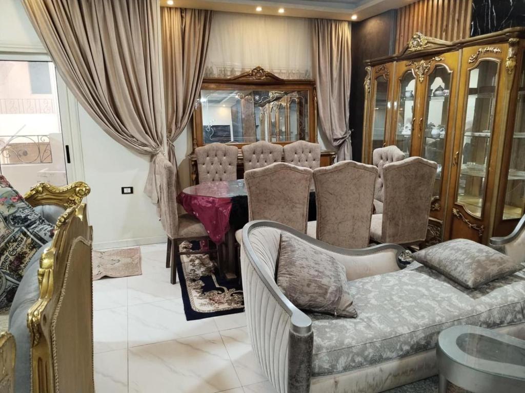 Posezení v ubytování شقة للإيجار اليومي مفروشه سوبر لوكس -الغشام -الشرقيه