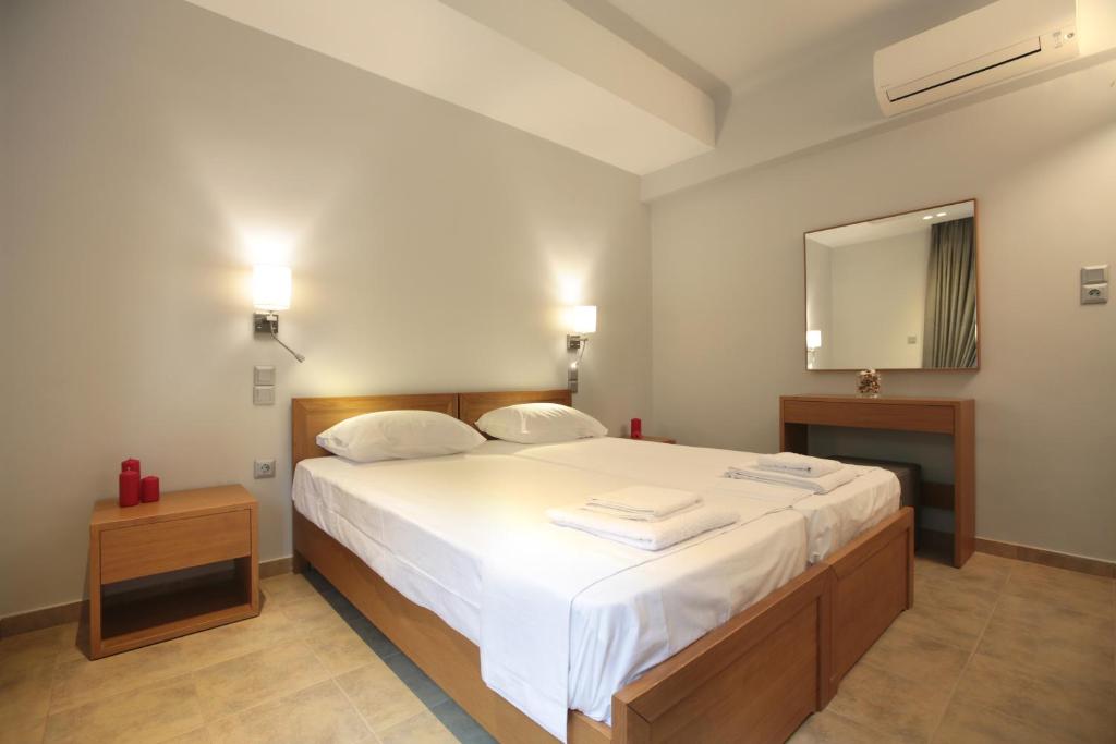 Meni Apartments - Resim 9