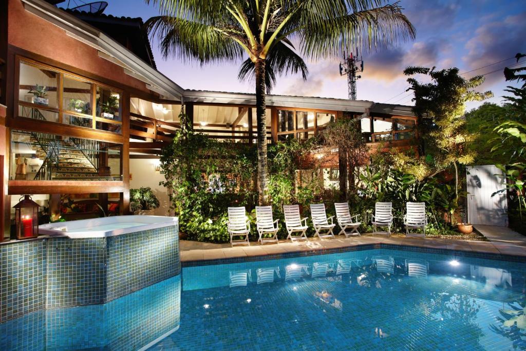 A piscina localizada em Pousada Terra Juquehy ou nos arredores