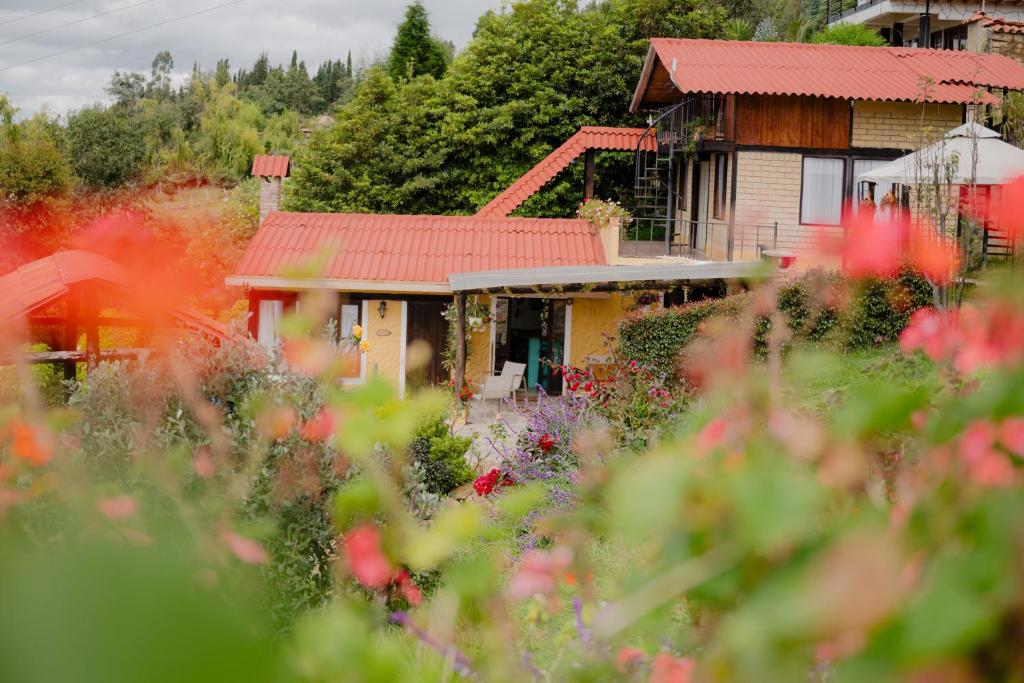 Κήπος έξω από το La Rosaleda - Hermosa finca, vista al lago, bosque privado y BBQ