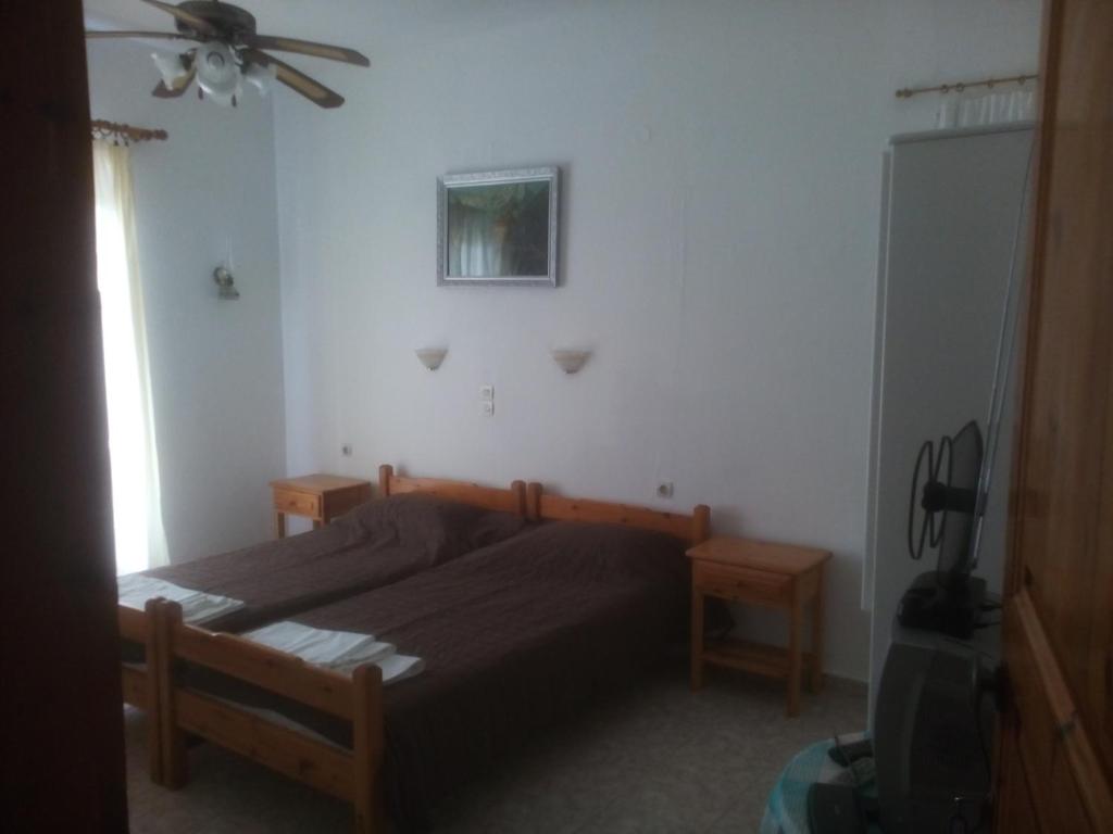 Telewizja i/lub zestaw kina domowego w obiekcie Karagiozos Studios & Apartments