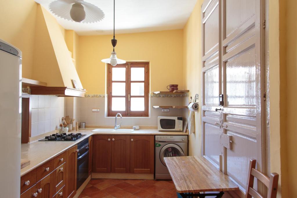 Kuchyň nebo kuchyňský kout v ubytování Casa del Mesoncico