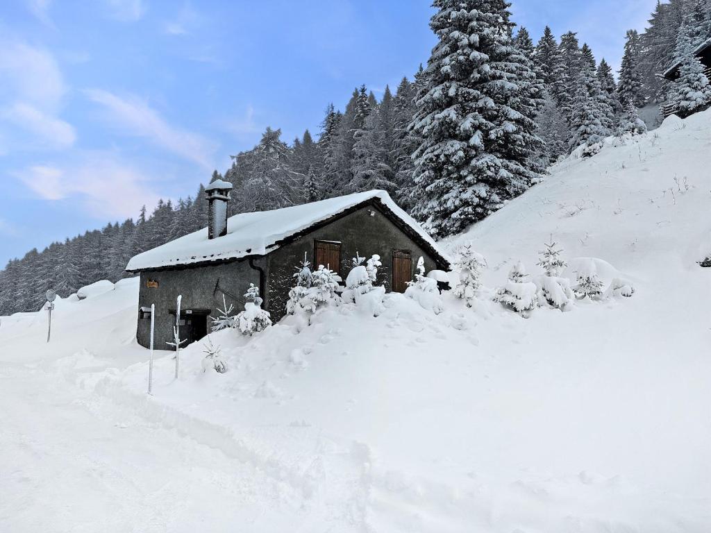 Chalet le Basset - Keys to Paradise in the Alps v zimě