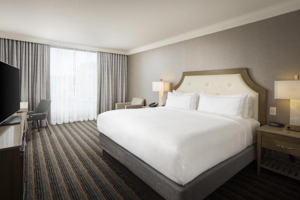 Holiday Inn San Diego Bayside, an IHG Hotel - 
