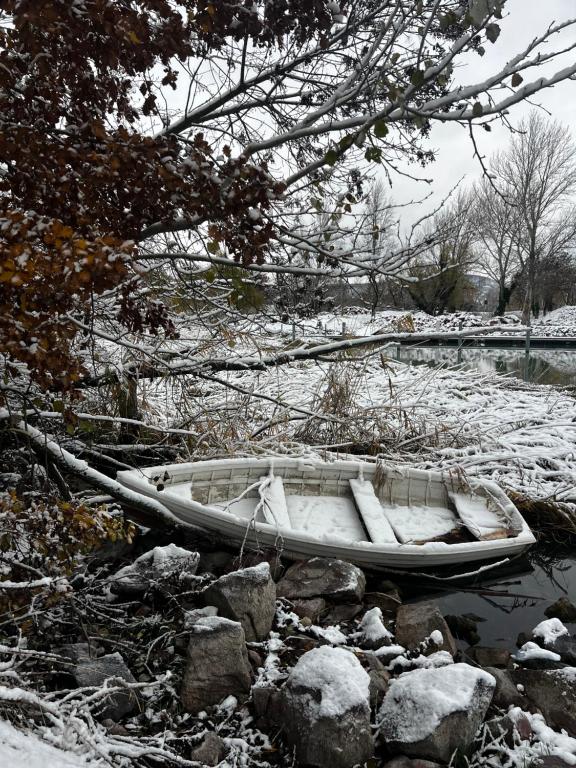 Red Stone Apartman Kővágóörs-Pálköve egész évben - 200m a Balaton parttól kilátással v zimě