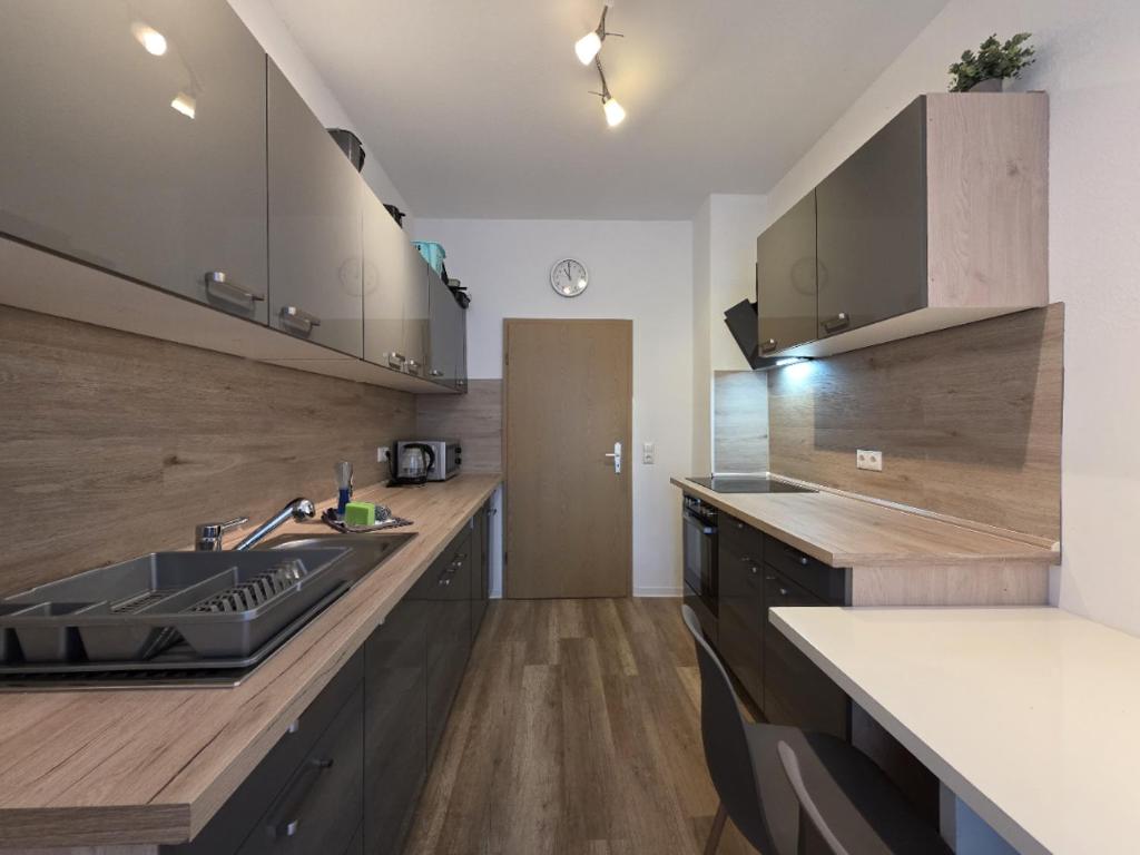 Η κουζίνα ή μικρή κουζίνα στο Mikra Homes24 in Zwickau