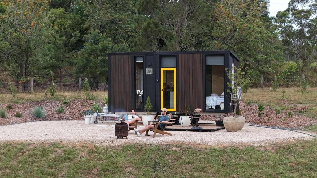 Κήπος έξω από το Tiny Cowboy by Tiny Away