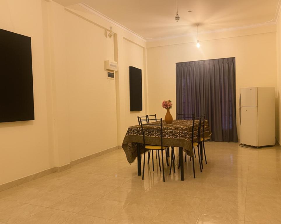 Φωτογραφία από το άλμπουμ του DropHaus σε Naula