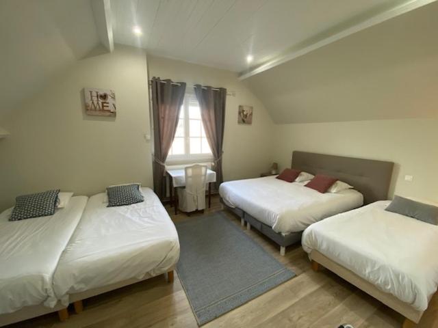 B&B de Saint Come de Fresné - Familiekamer Met Uitzicht Op De Tuin