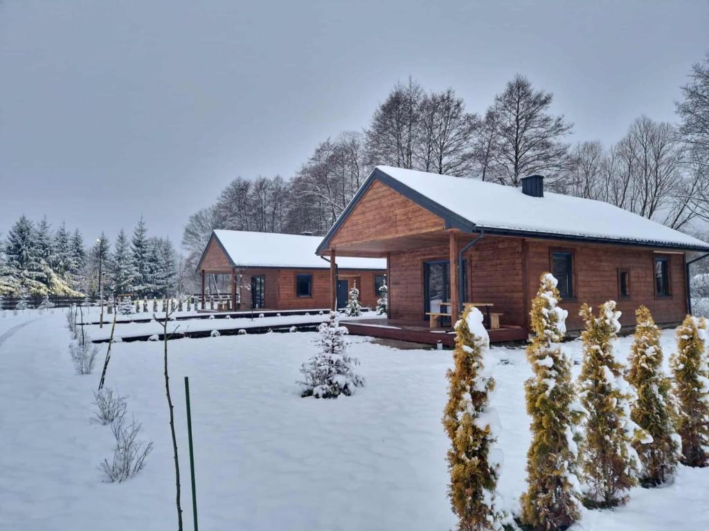 Το Azyl - domki wśród natury τον χειμώνα