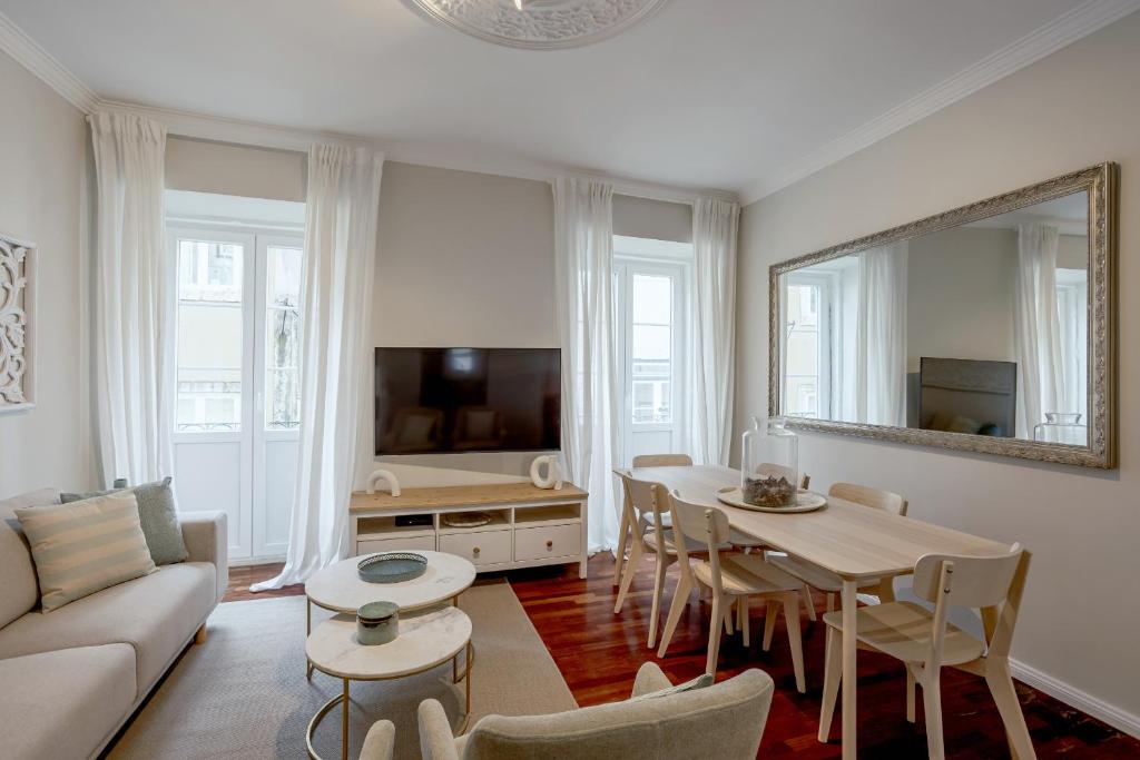 Bairro Alto Elegant by Homing