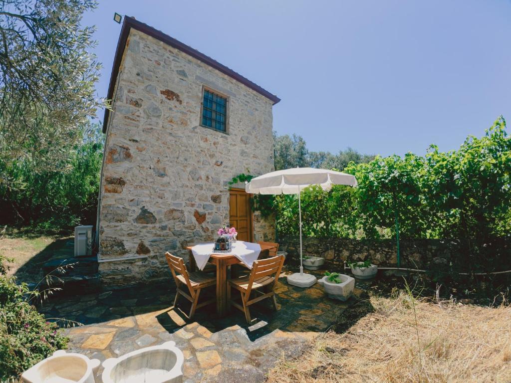 Κήπος έξω από το Stone House Bitez