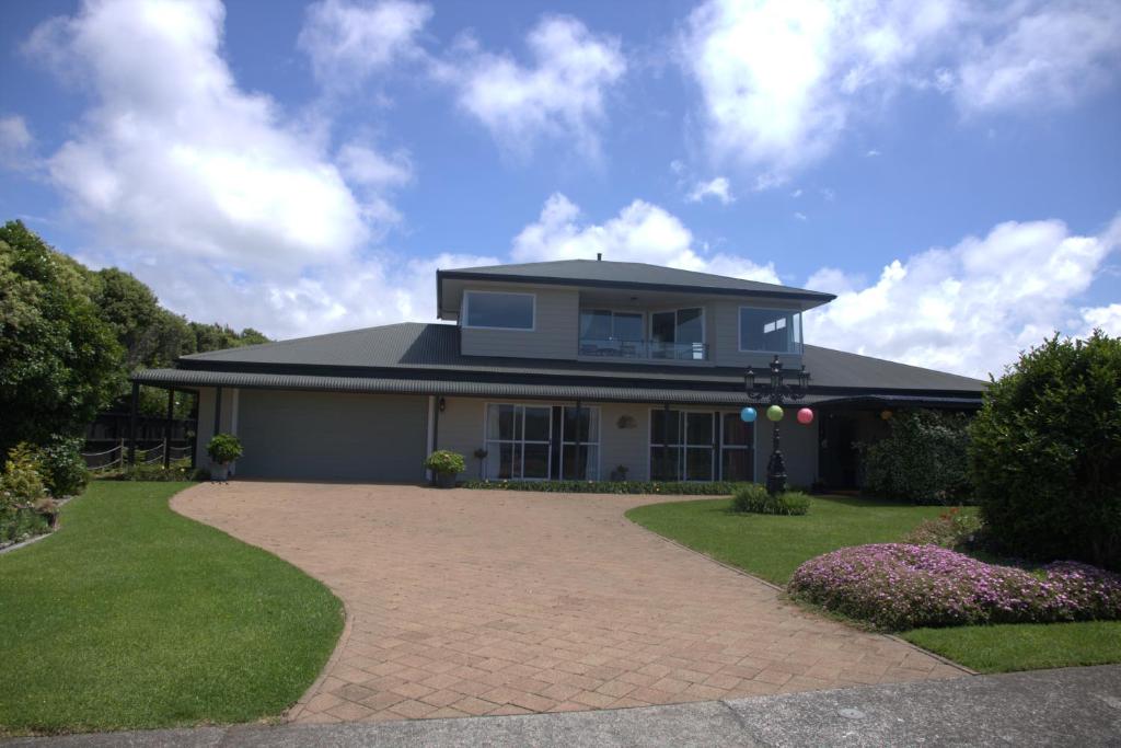 Κήπος έξω από το Willowbark Ranch B&B