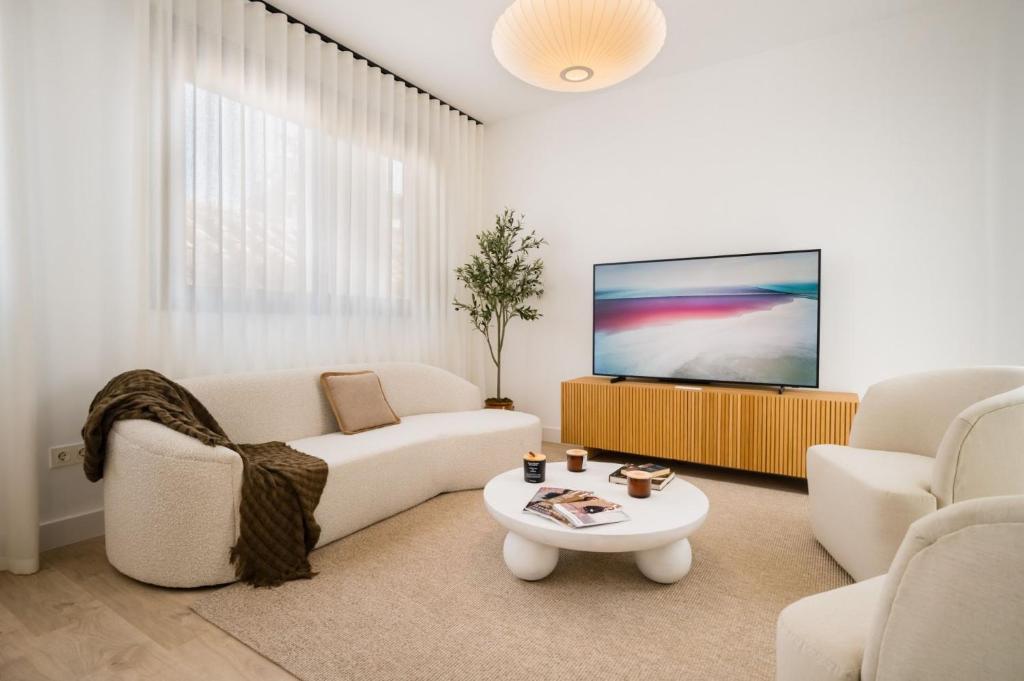 Stylish Duplex-3Beds 2Baths-Puerta Carmona Centro