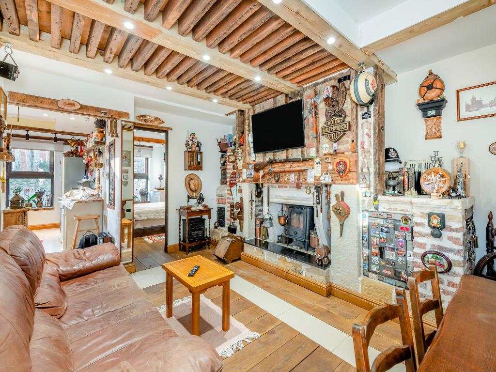 TV a/nebo společenská místnost v ubytování Bramley Cottage