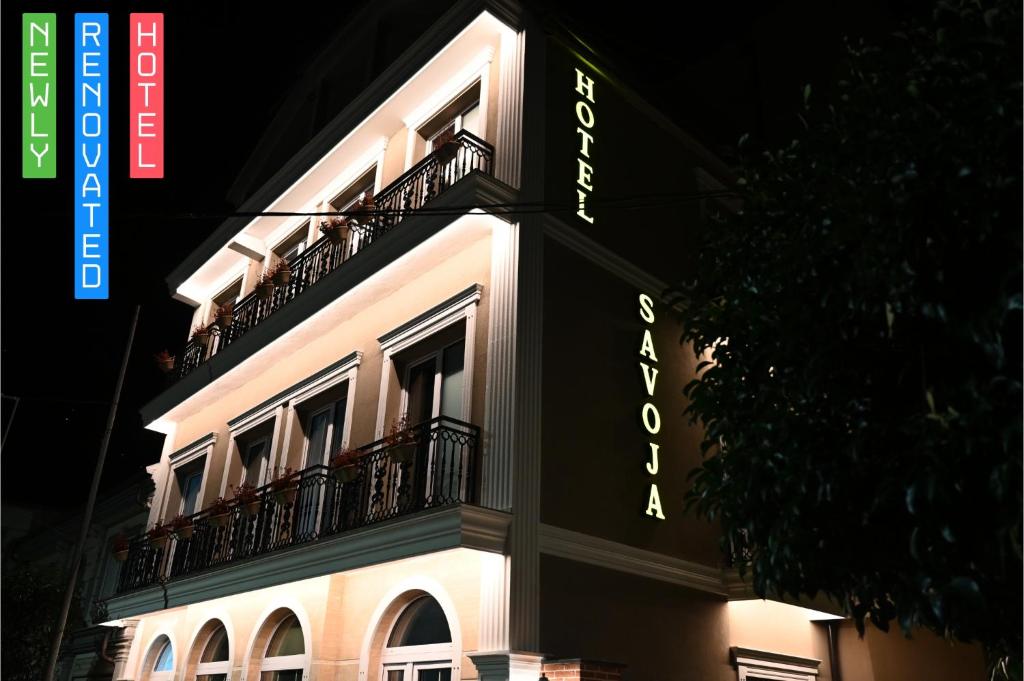 Tòa nhà nơi khách sạn tọa lạc