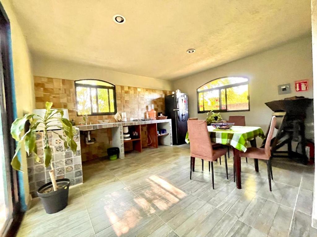 Nhà bếp/bếp nhỏ tại Casa Flora Cholula