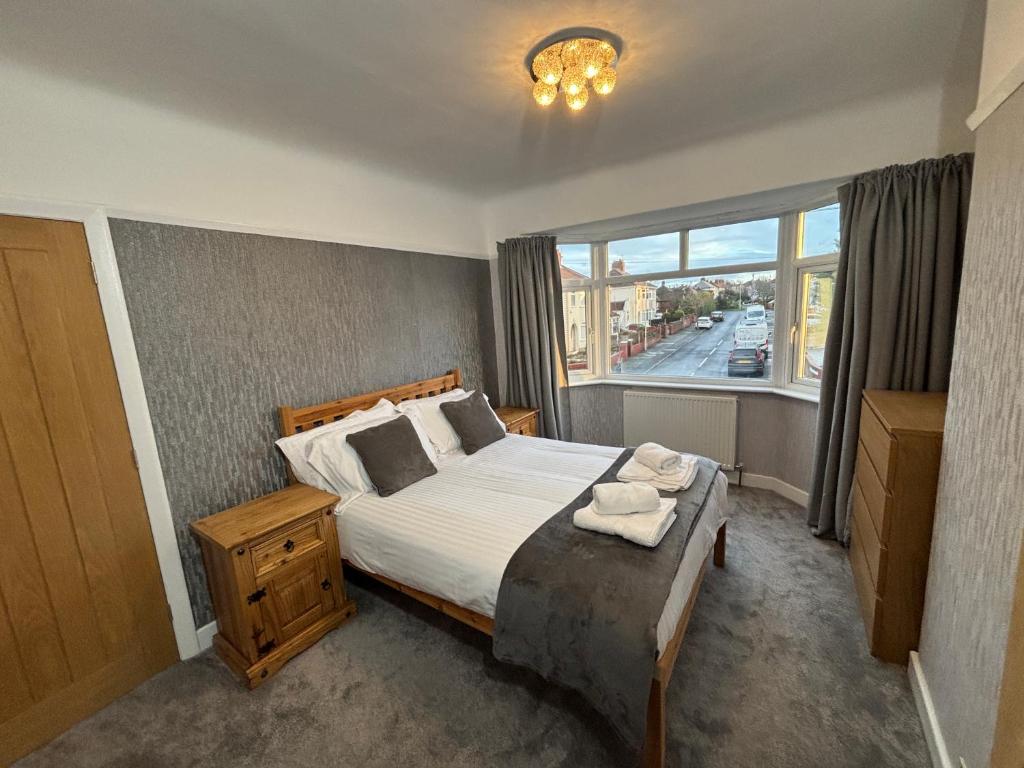 Una cama o camas en una habitación de Morton suite