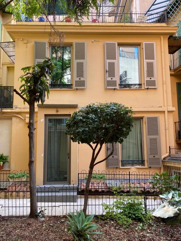 Tòa nhà nơi căn hộ tọa lạc