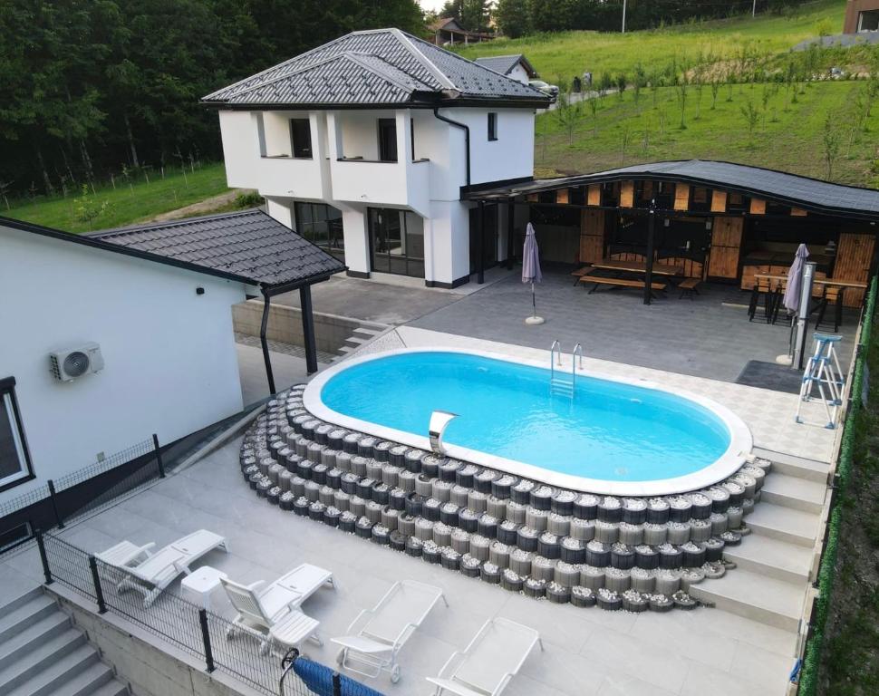 Bazén v ubytování Villa Tea - Slatina nebo v jeho okolí