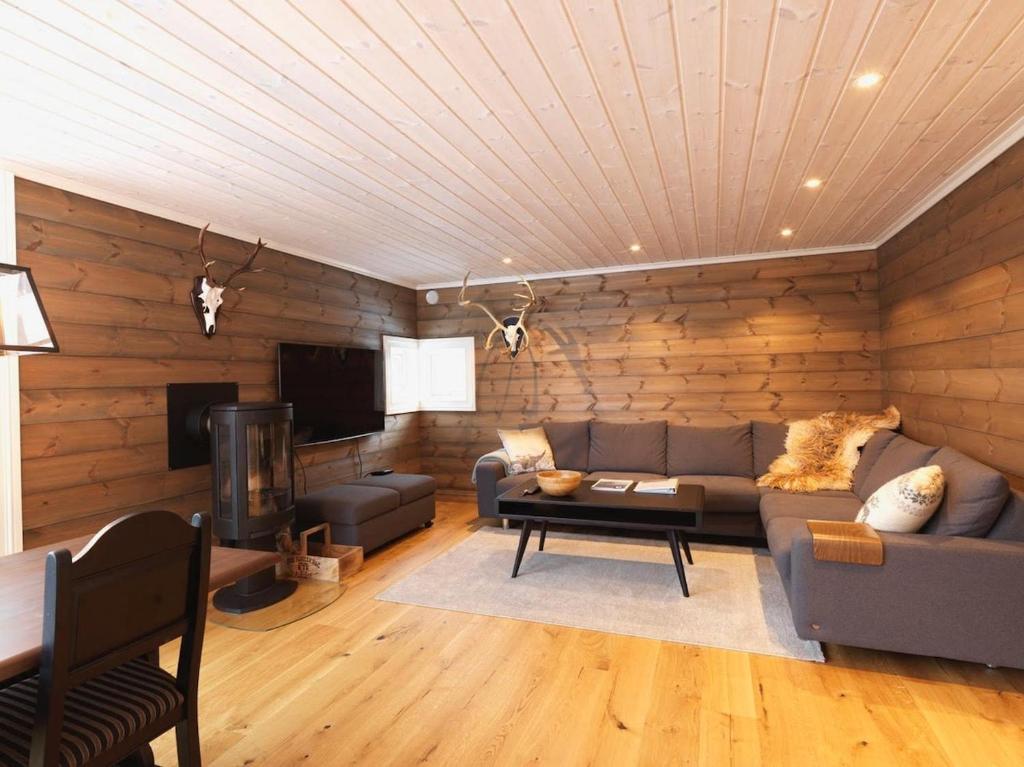 Et tv og/eller underholdning på Stranda Fjellgrend 3 bedrooms - 32A