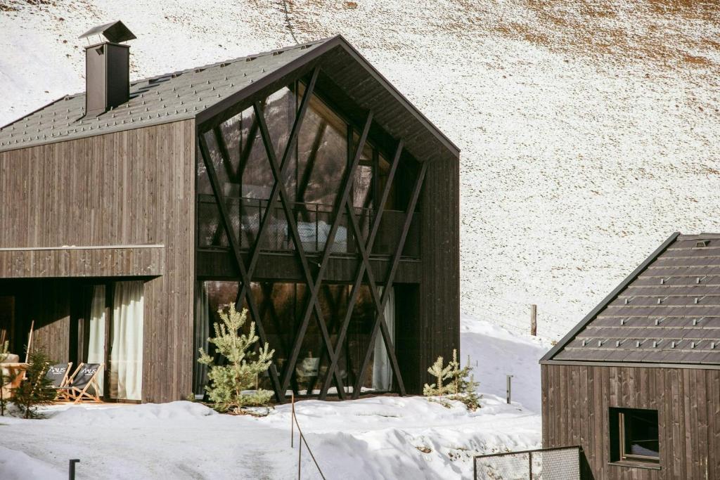 Το κτήριο όπου στεγάζεται  η παραθεριστική κατοικία