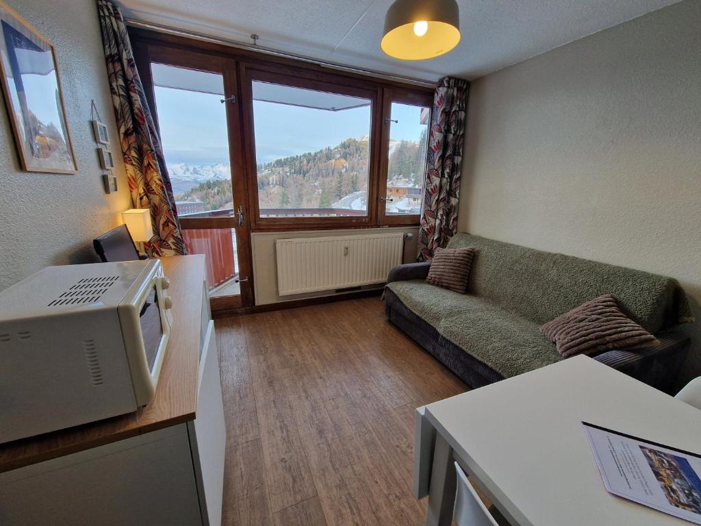 Studio fonctionnel au pied des pistes, rénové, balcon, animaux admis