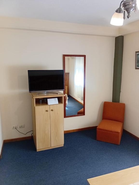 HOTEL CONTINENTAL COSQUIN