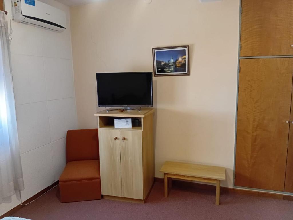 HOTEL CONTINENTAL COSQUIN