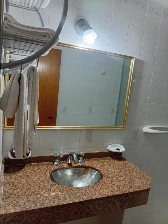 HOTEL CONTINENTAL COSQUIN