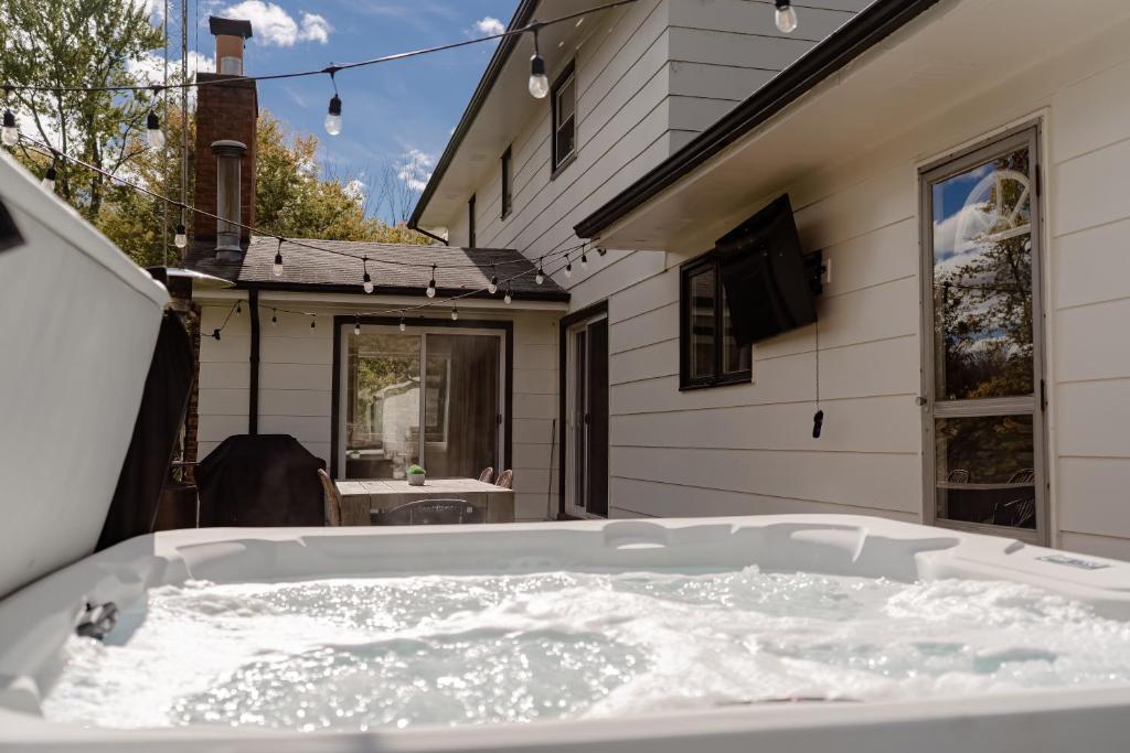 Fotografie z fotogalerie ubytování Evergreen Lodge v destinaci Benton Harbor