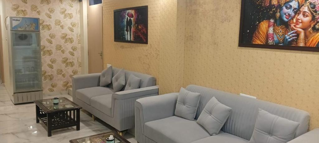 Φωτογραφία από το άλμπουμ του Hotel Vrindavan σε Chupra