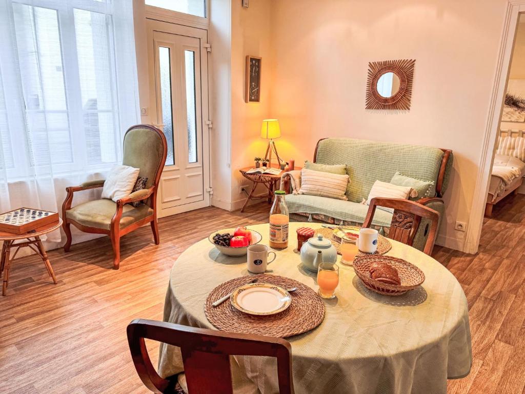 Posezení v ubytování Holiday Home Bel Air by Interhome