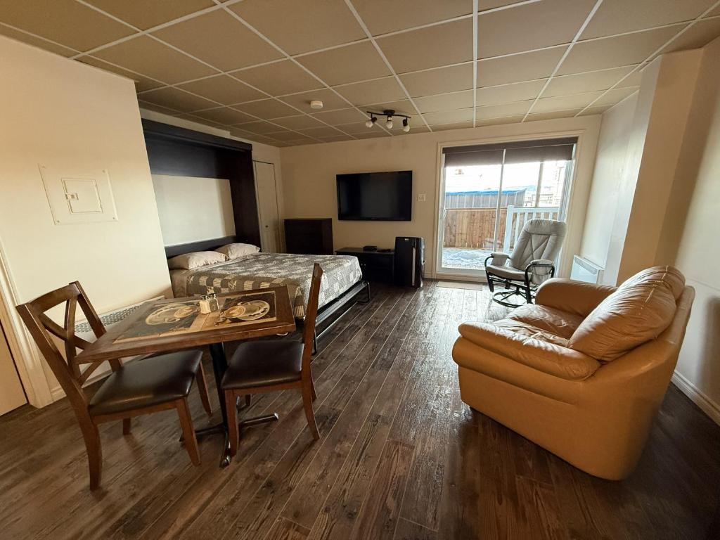 Μια τηλεόραση ή/και κέντρο ψυχαγωγίας στο Logement tout inclus Baie Comeau