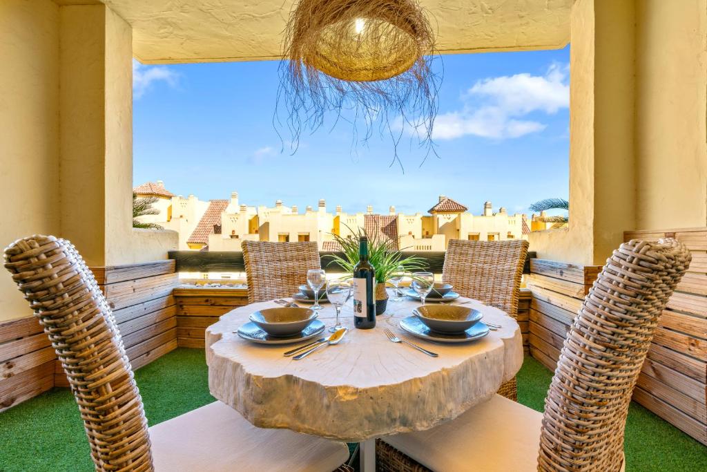 2199-Apt with terrace and pools