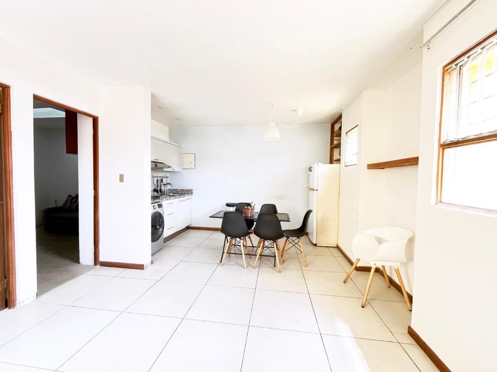 Χώρος καθιστικού στο Ale's yellow little house