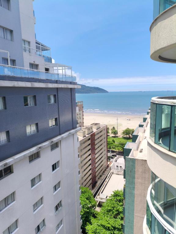 a view of the beach from a building at Unique Residence Lindo Apartamento Vista Mar e garagem in Santos