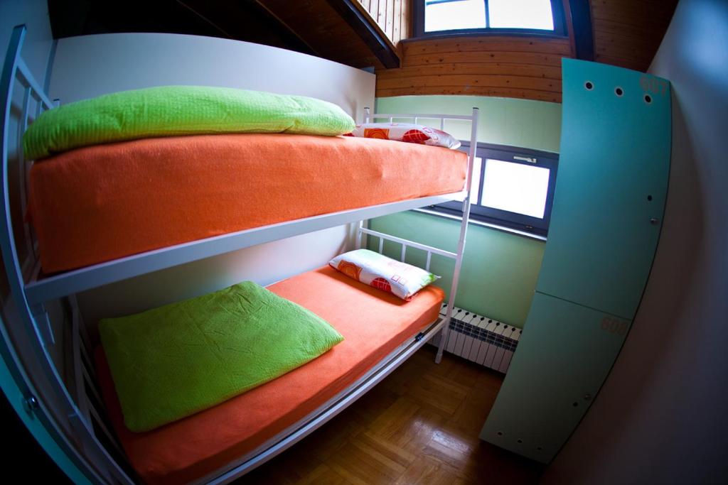 Hostel Samobor - Single Bed In Dormitory Room