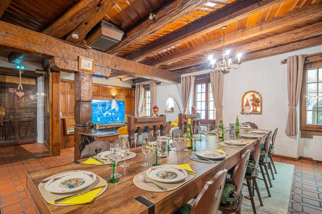 Billede fra billedgalleriet på Maison de Groupe - Salle de Jeux, Cuisine, salle à manger et Salon ouverts i La Celle-sous-Gouzon