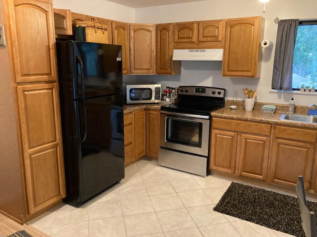 Η κουζίνα ή μικρή κουζίνα στο Condo1 Old Homosassa Fl