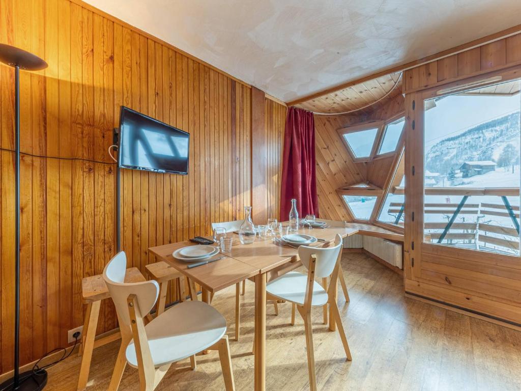Appartement aux pieds des pistes avec balcon, WiFi et équipements modernes