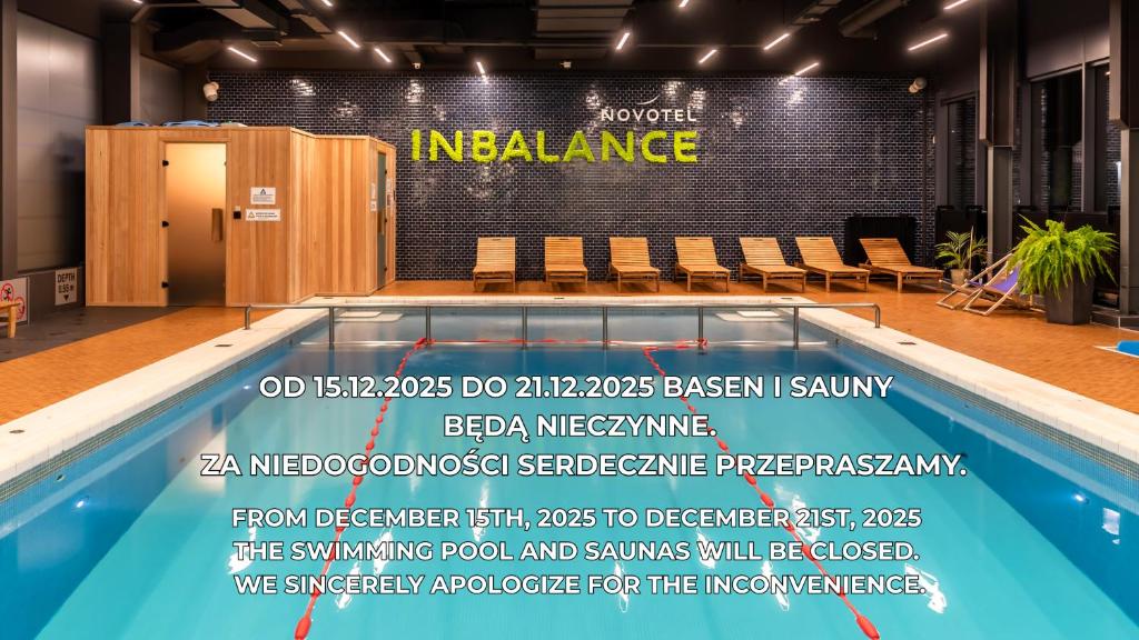 Πισίνα στο ή κοντά στο Novotel Kraków City West