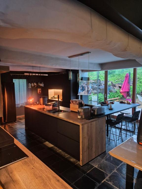 Η κουζίνα ή μικρή κουζίνα στο Villa Marvin