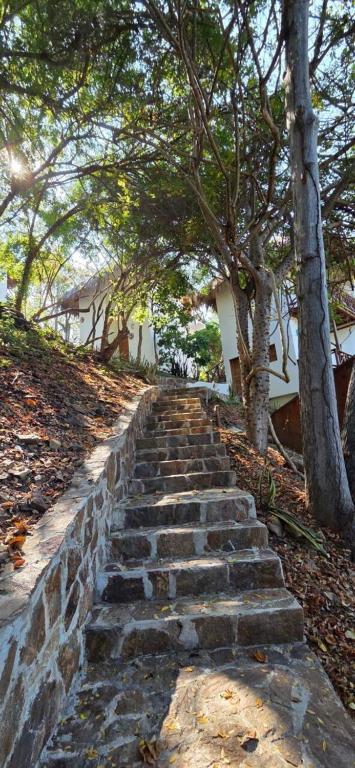 圣奥古斯蒂尼罗Ruunda, Hotel的通往房子的一套石阶