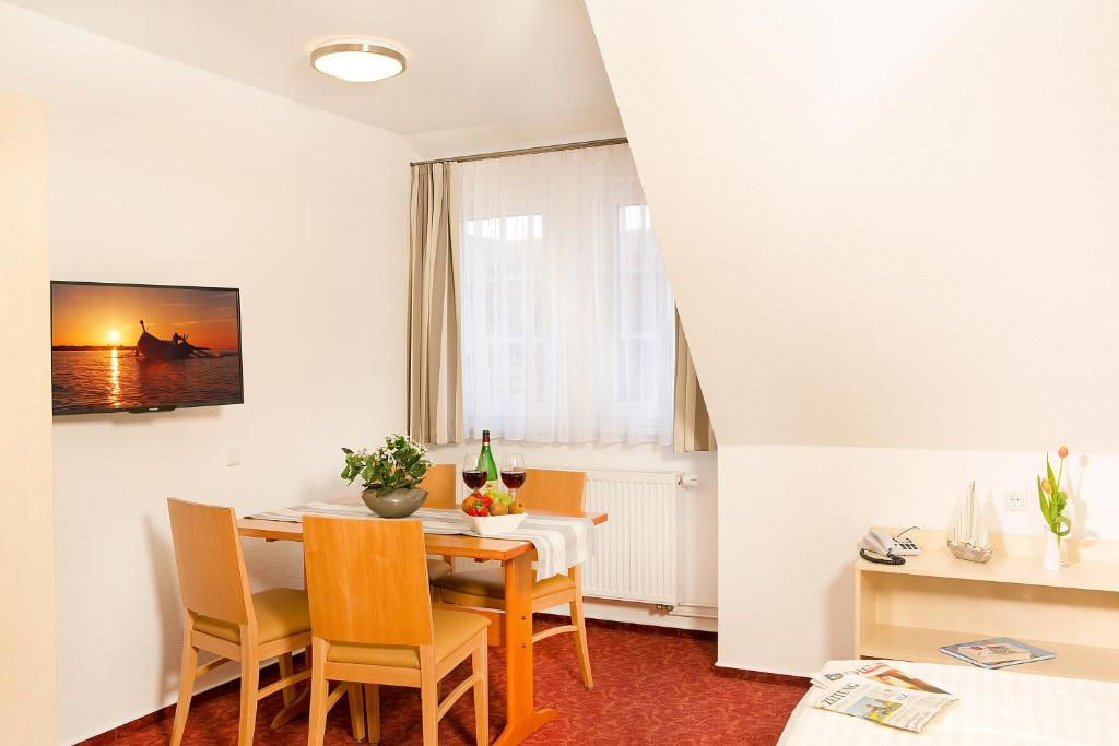 Ferienhotel Bernstein - Klassisches Vierbettzimmer