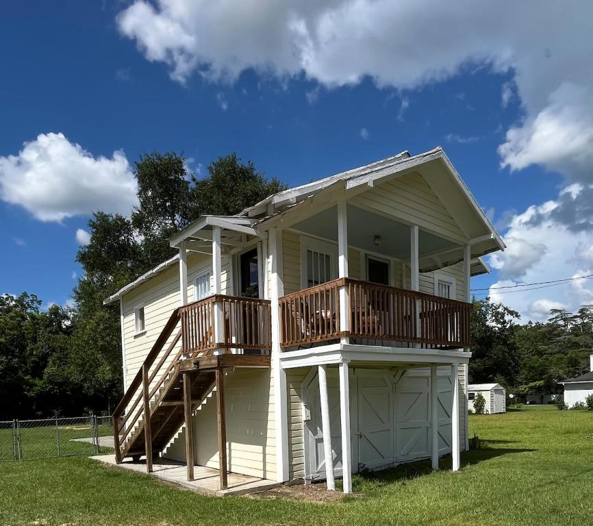 Το κτήριο όπου στεγάζεται  το διαμέρισμα