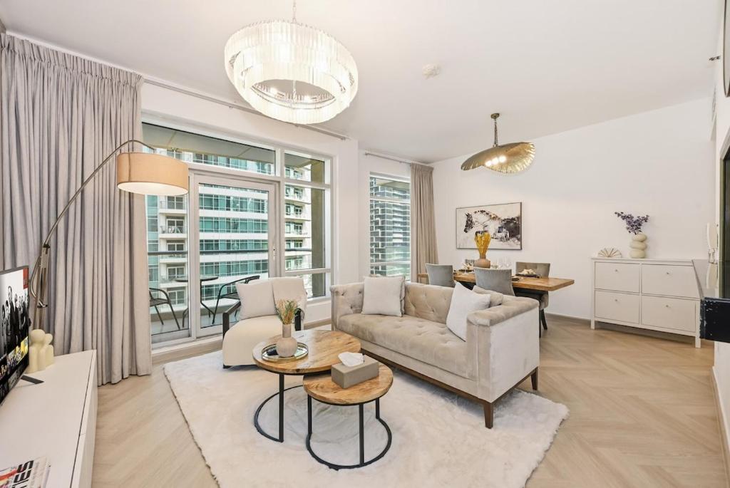Snapshot of Ultra Modern Downtown Residence Steps Away From Burj Khalifa And Dubai