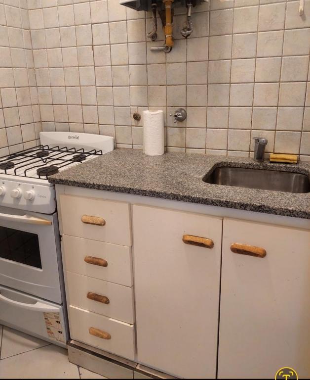 Η κουζίνα ή μικρή κουζίνα στο Mi lugar